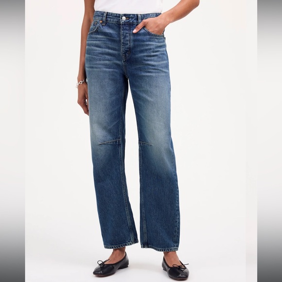 Madewell Darted Barrel Leg Jean (27) - Picture 2 of 14